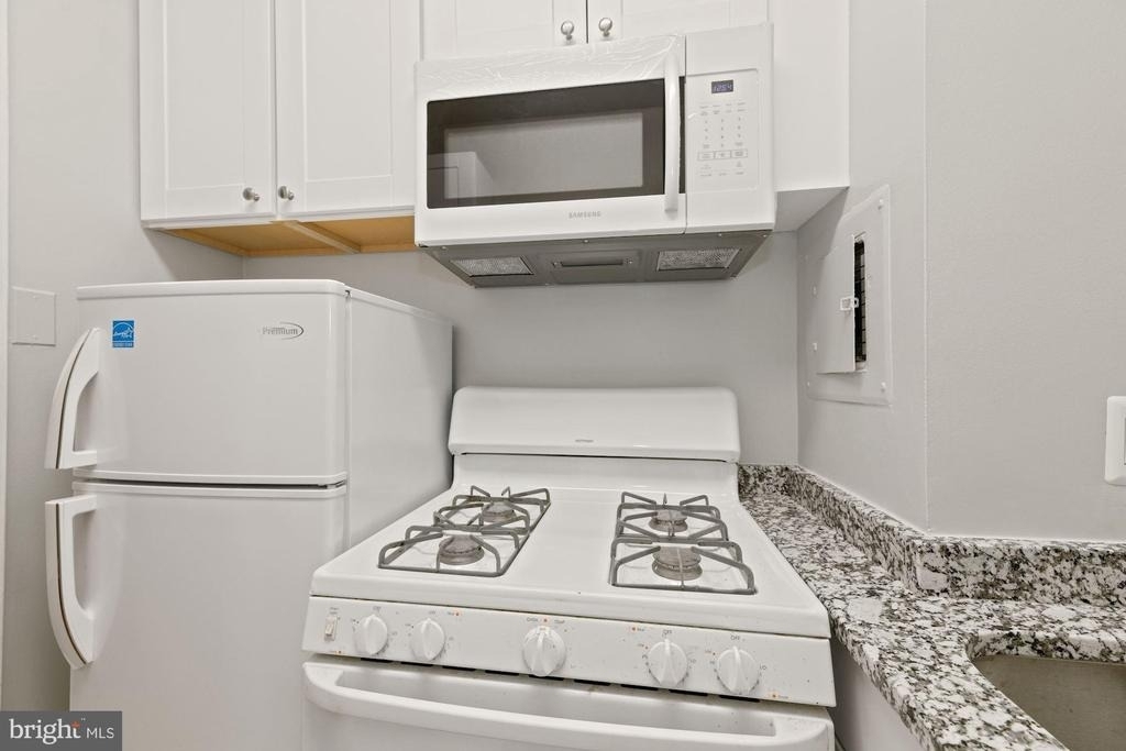 1010 25th Street Nw - Photo 9