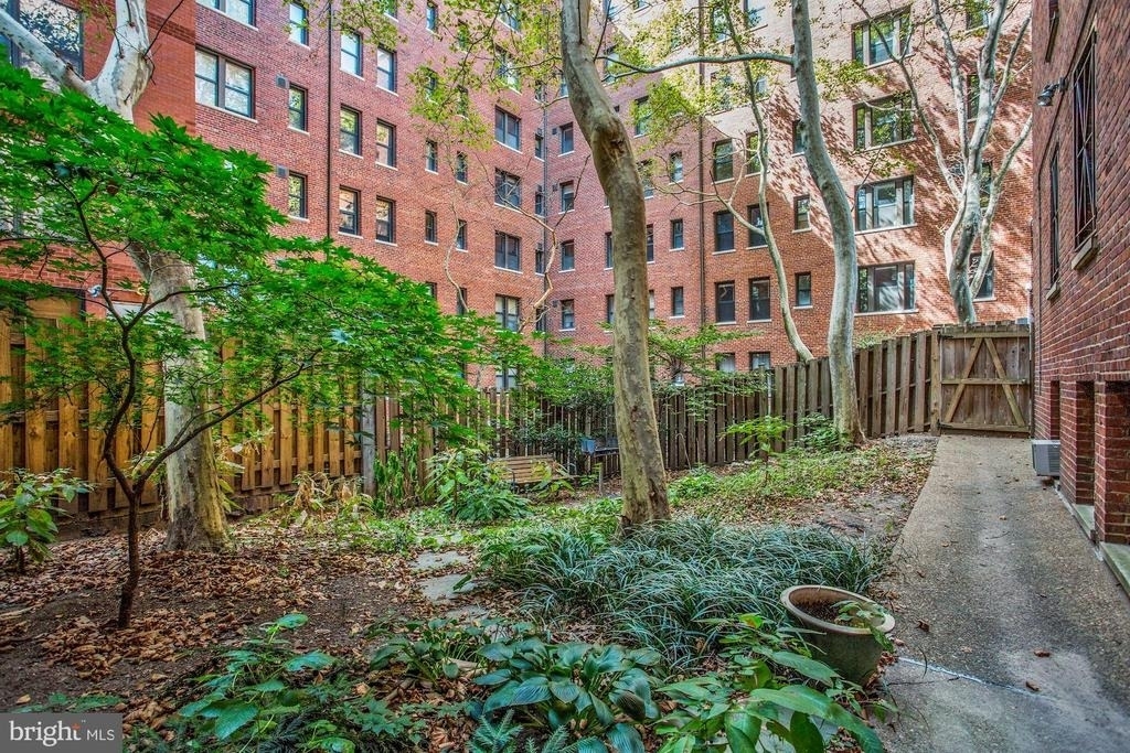 1010 25th Street Nw - Photo 24