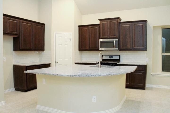 152 Belford St - Photo 5