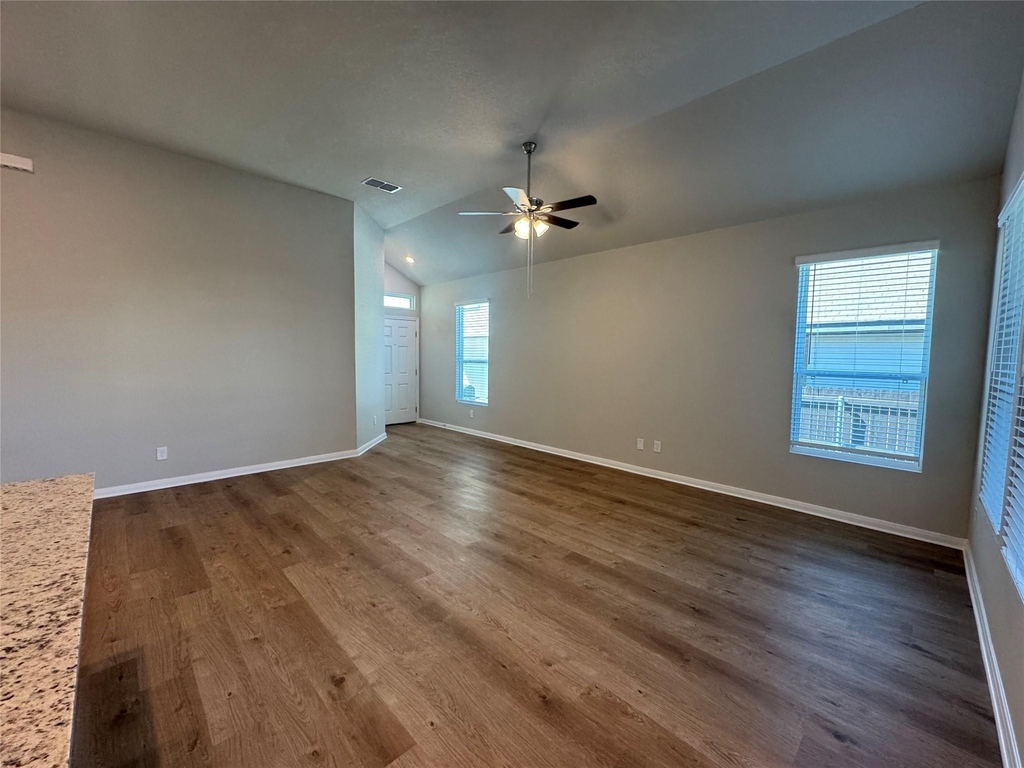 830 Staglin St - Photo 2