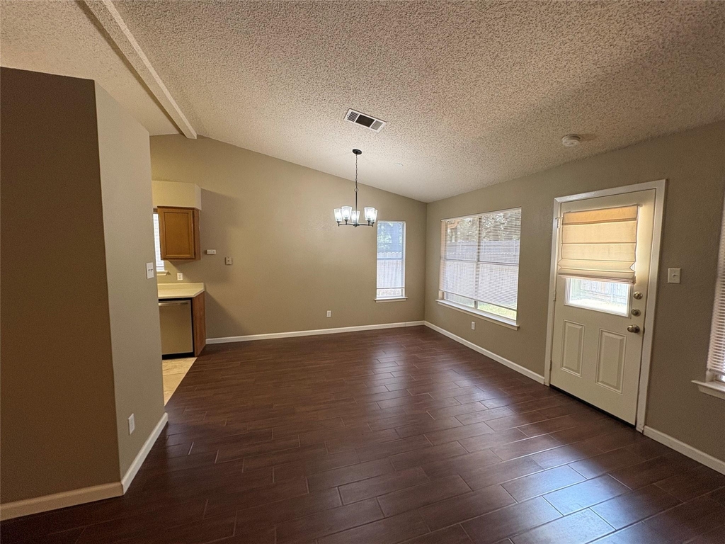 2902 Sabinal Trl - Photo 7