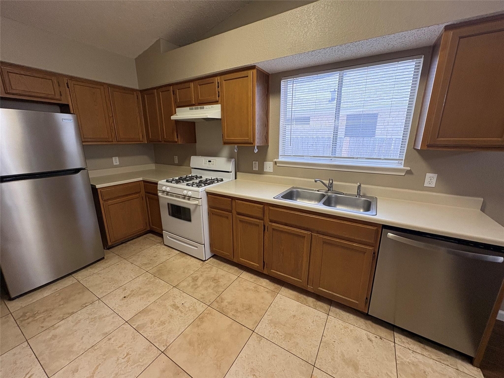 2902 Sabinal Trl - Photo 10