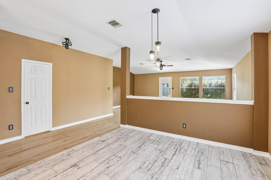 2656 Bradley Ln - Photo 3