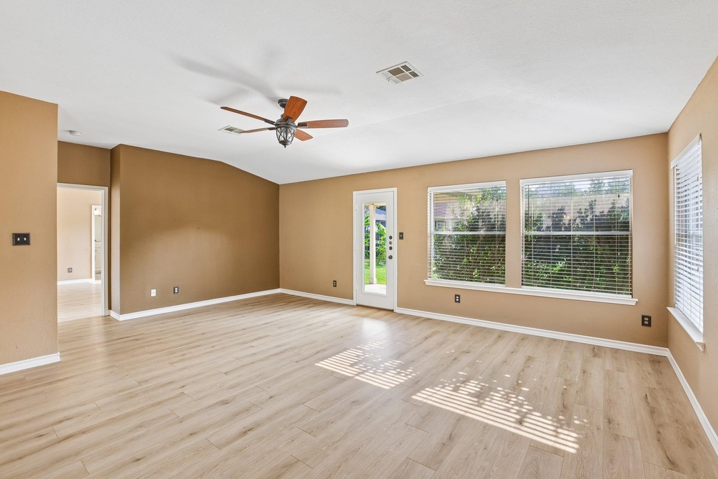 2656 Bradley Ln - Photo 5