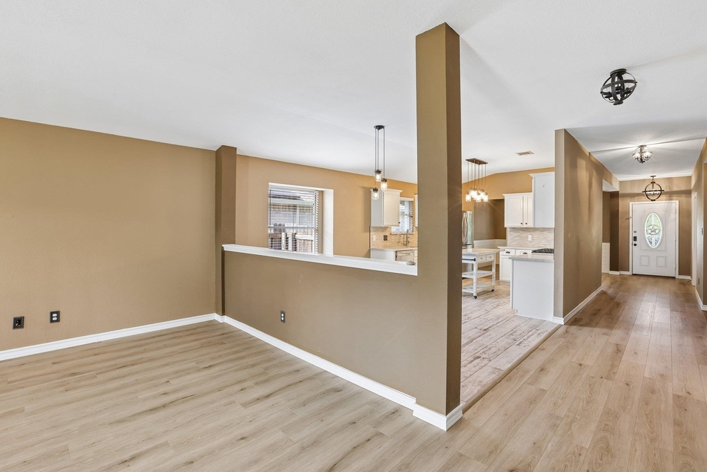 2656 Bradley Ln - Photo 4