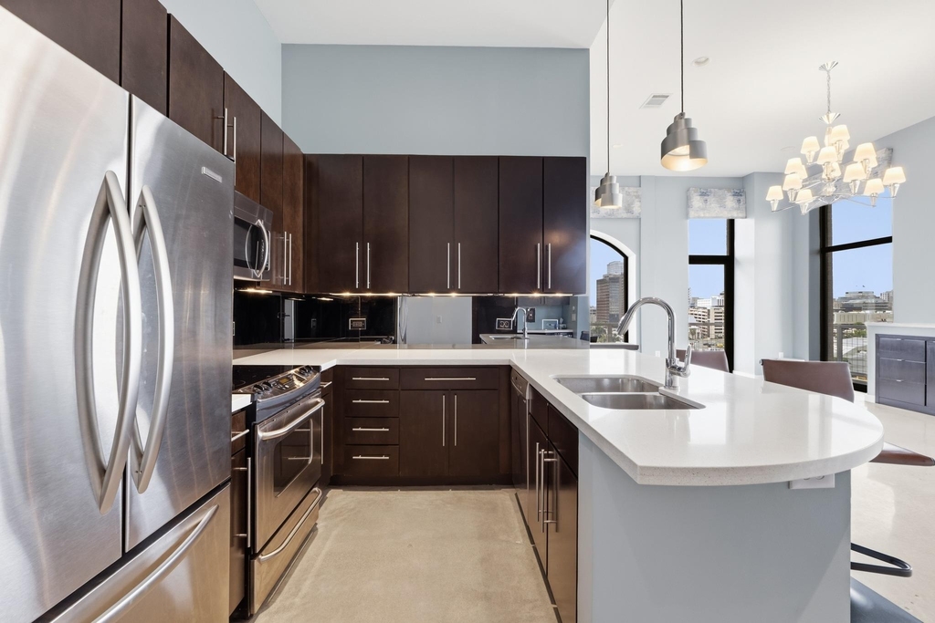 507 Sabine St - Photo 4