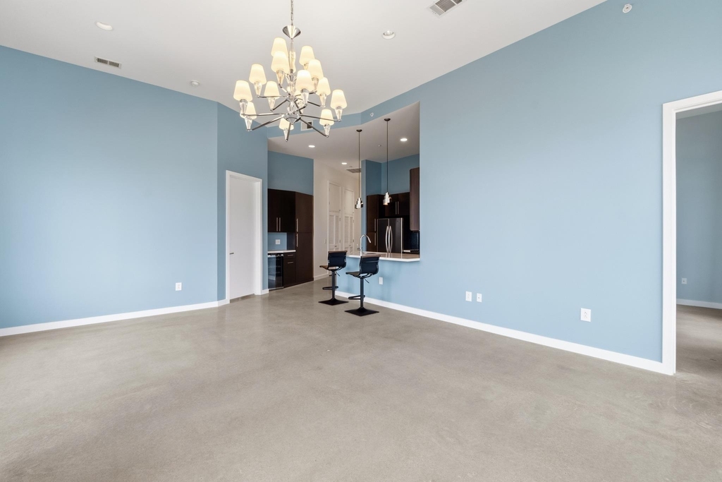 507 Sabine St - Photo 9