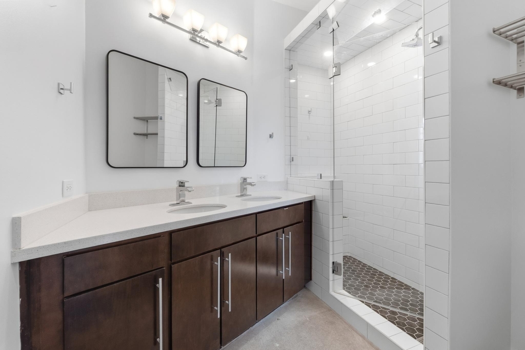 507 Sabine St - Photo 13