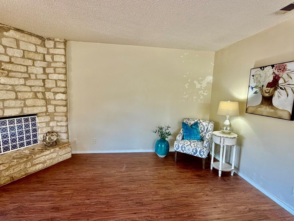 402 Hedgewood Dr - Photo 9