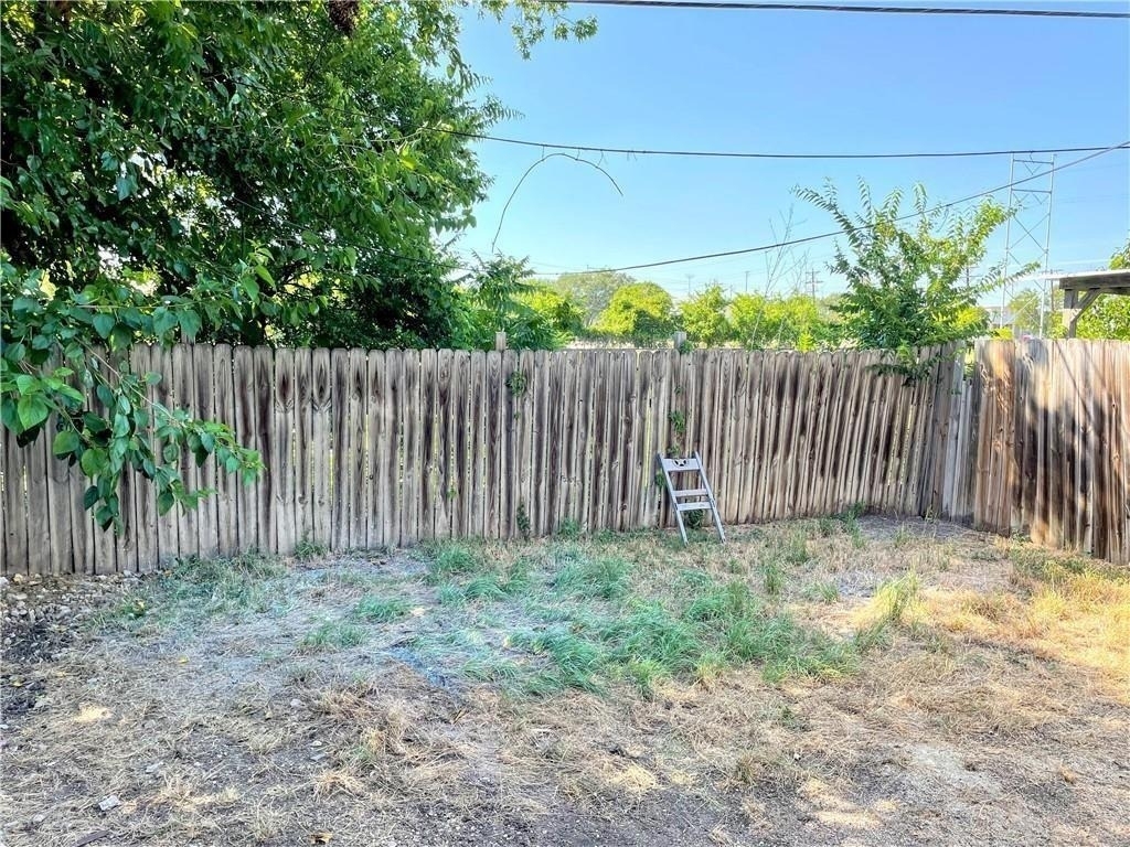 1113 Haynes St - Photo 11