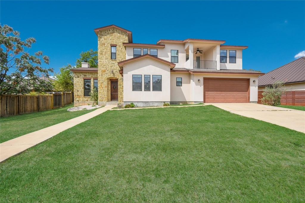 18400 Lakepoint Cv - Photo 0