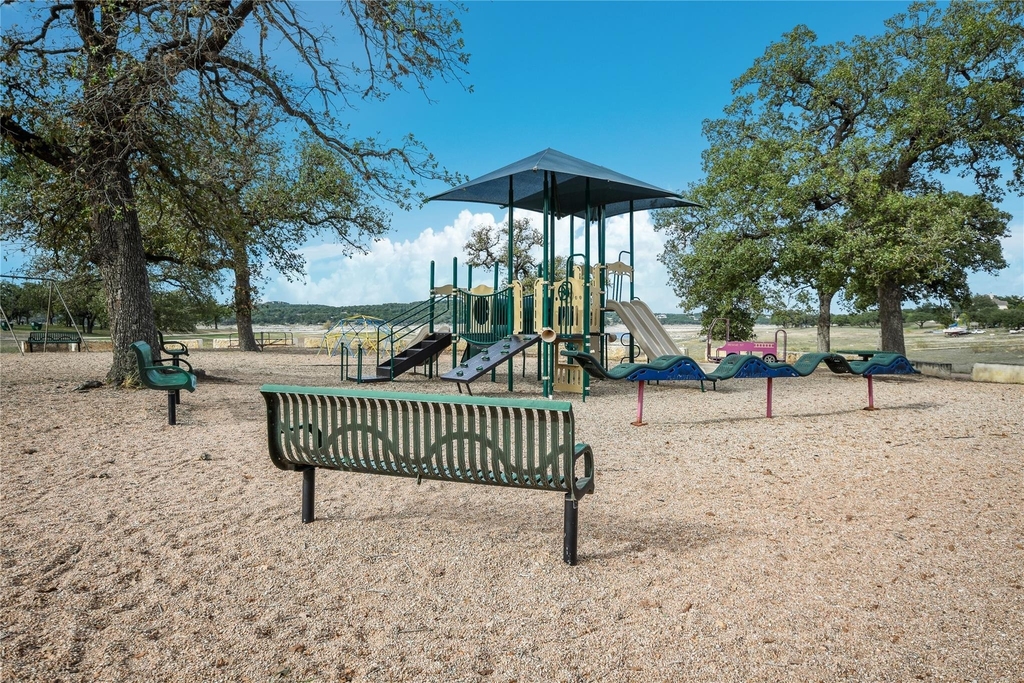 18400 Lakepoint Cv - Photo 38