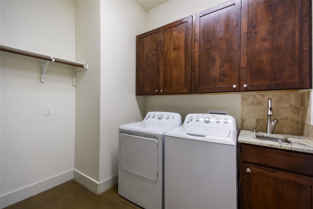 18400 Lakepoint Cv - Photo 15