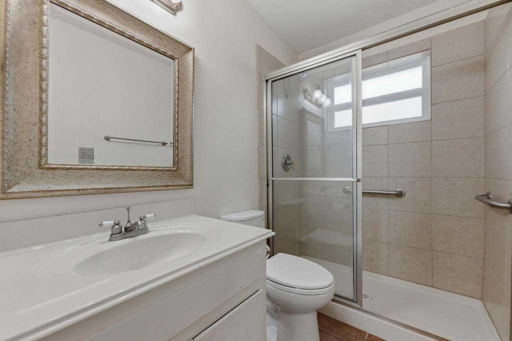 5704 Cedardale Dr - Photo 11