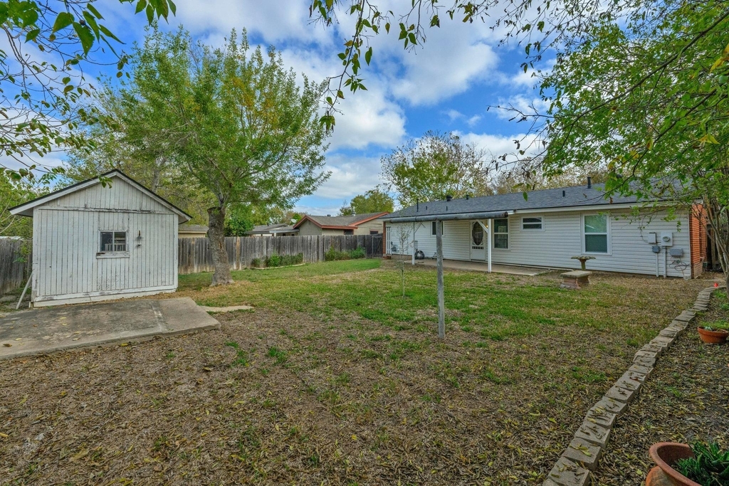 5704 Cedardale Dr - Photo 20