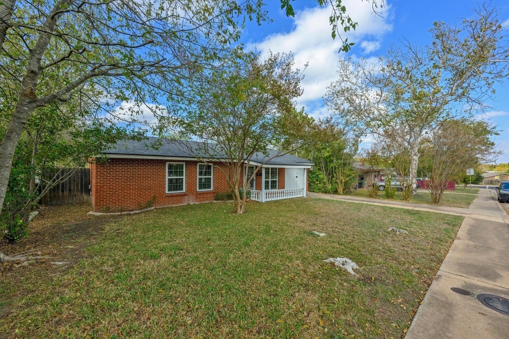 5704 Cedardale Dr - Photo 1