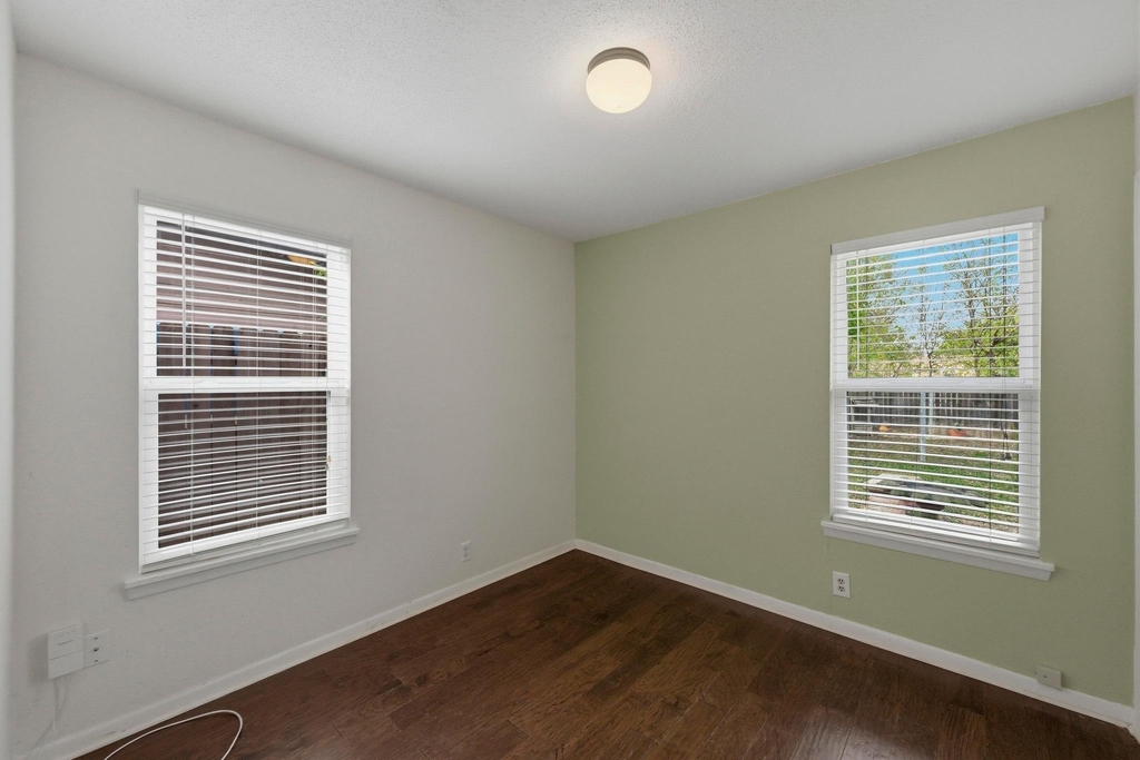 5704 Cedardale Dr - Photo 13