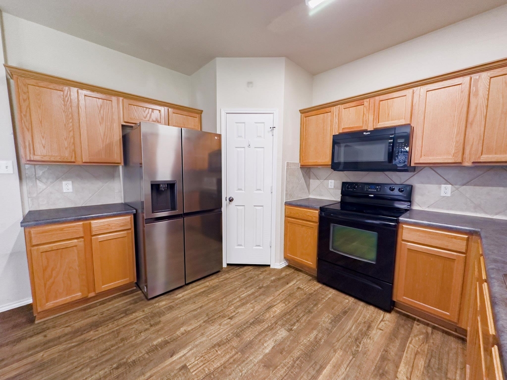 320 Peanut Dr - Photo 3