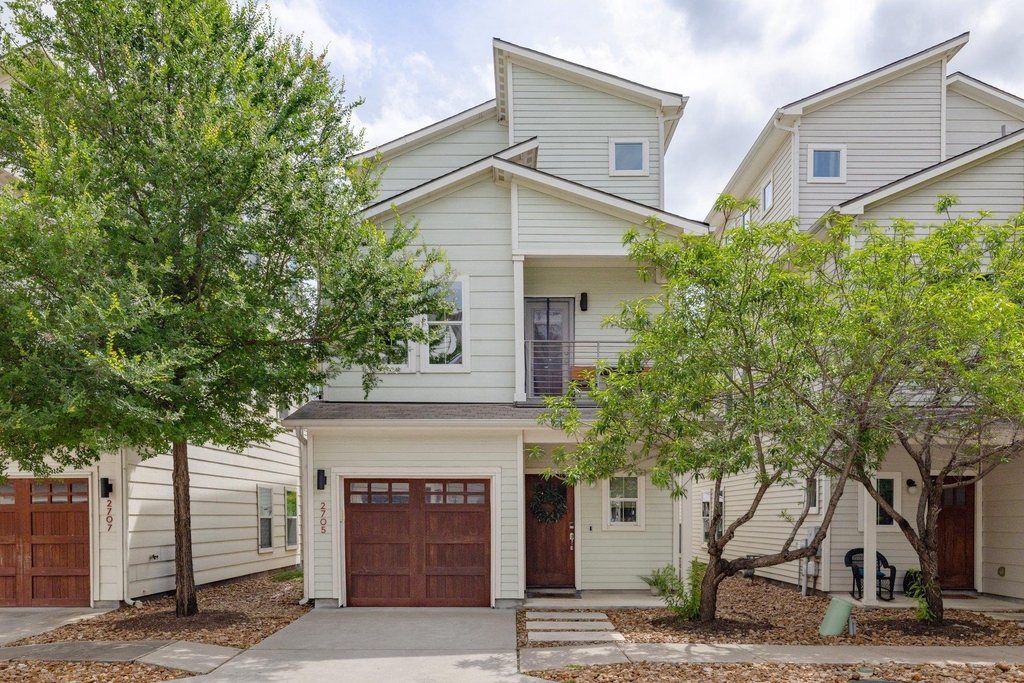2705 Halcyon Dr - Photo 1