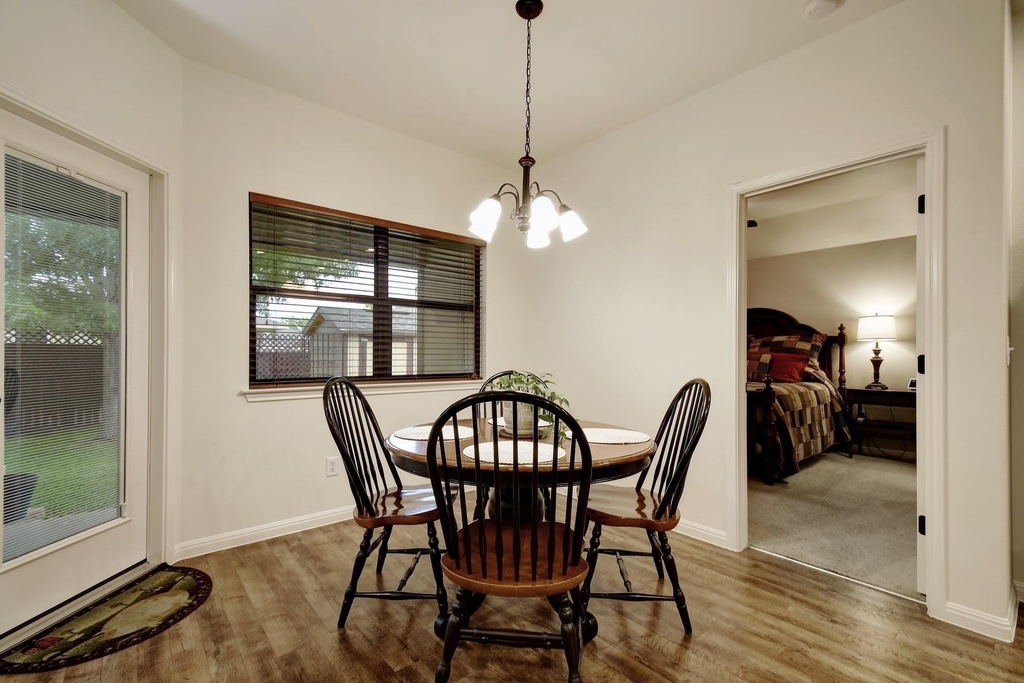2251 Hazelwood Dr - Photo 9
