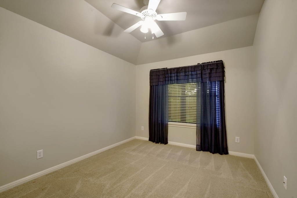 2251 Hazelwood Dr - Photo 15