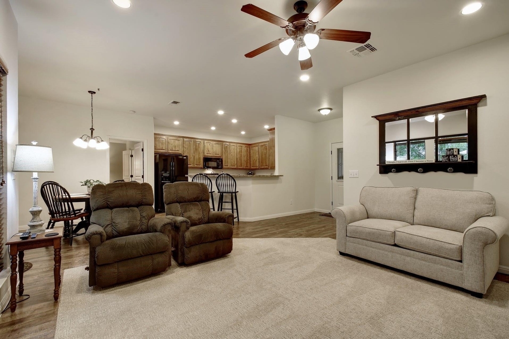 2251 Hazelwood Dr - Photo 2