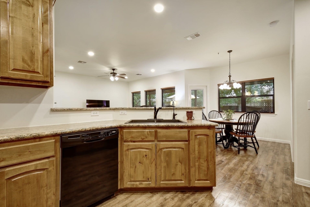 2251 Hazelwood Dr - Photo 6
