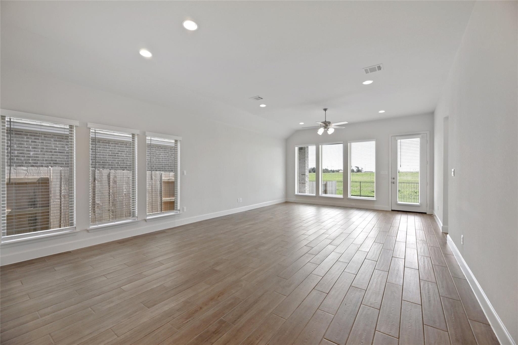 127 Plumbago Loop - Photo 7