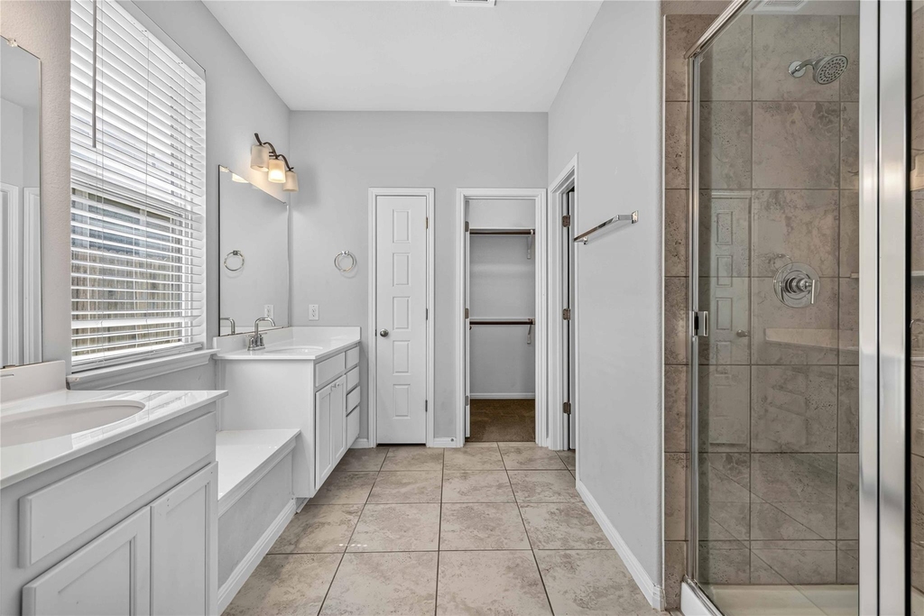 324 E Broade St - Photo 11