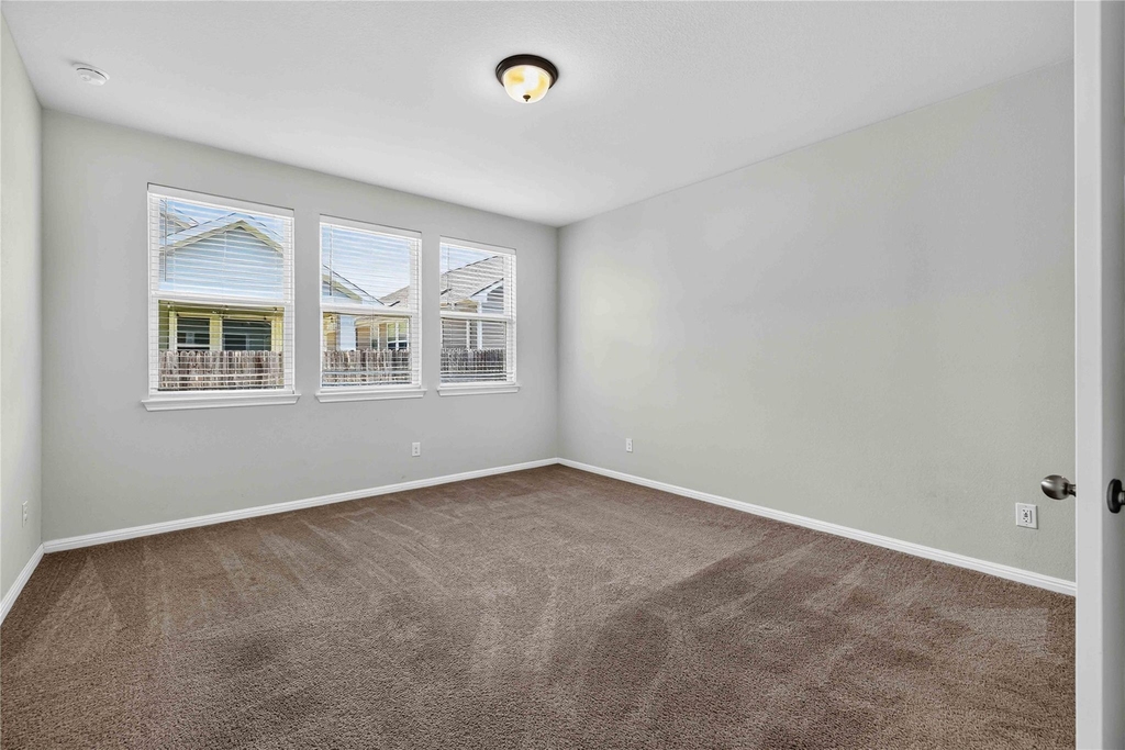 324 E Broade St - Photo 9