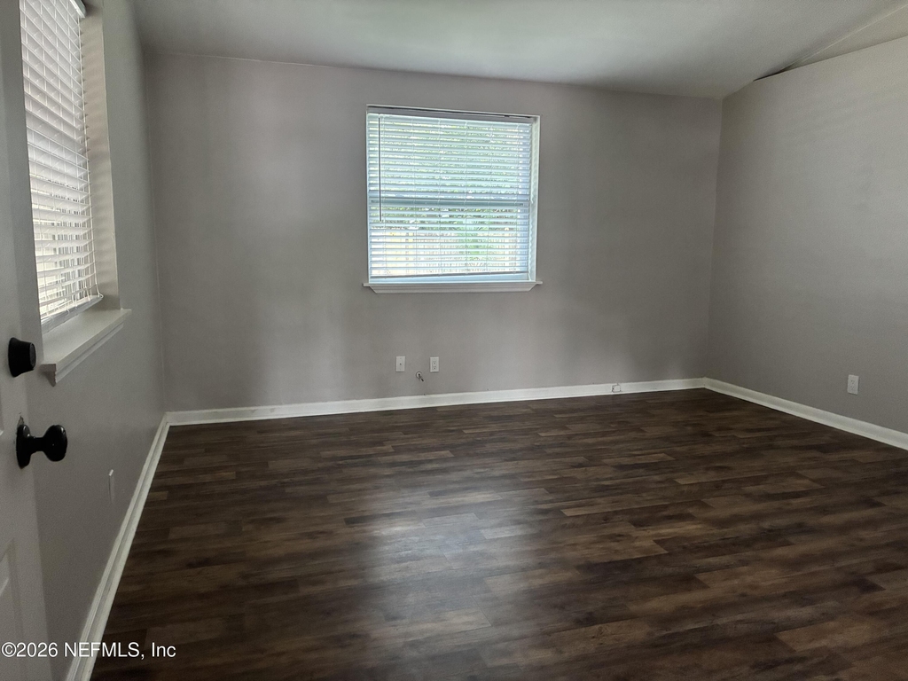 1739 Cesery Boulevard - Photo 8