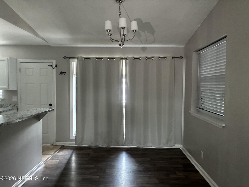 1739 Cesery Boulevard - Photo 7