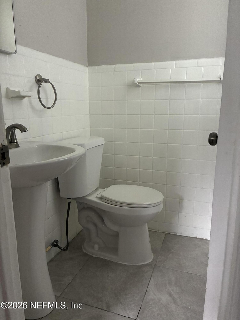 1739 Cesery Boulevard - Photo 10