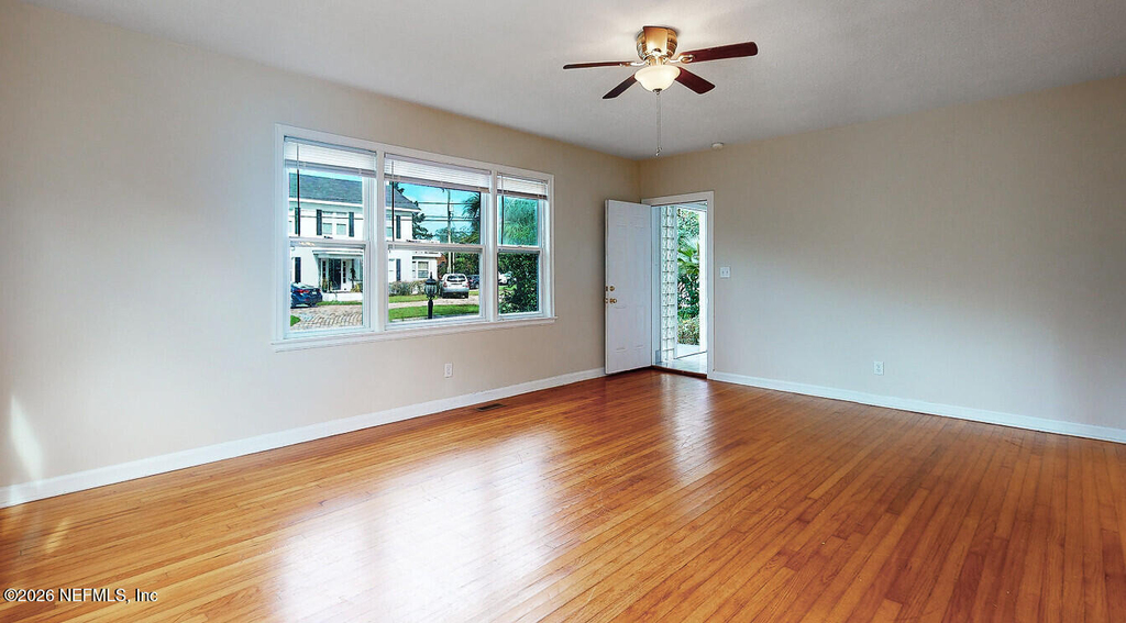 1274 Belmont Terrace - Photo 4