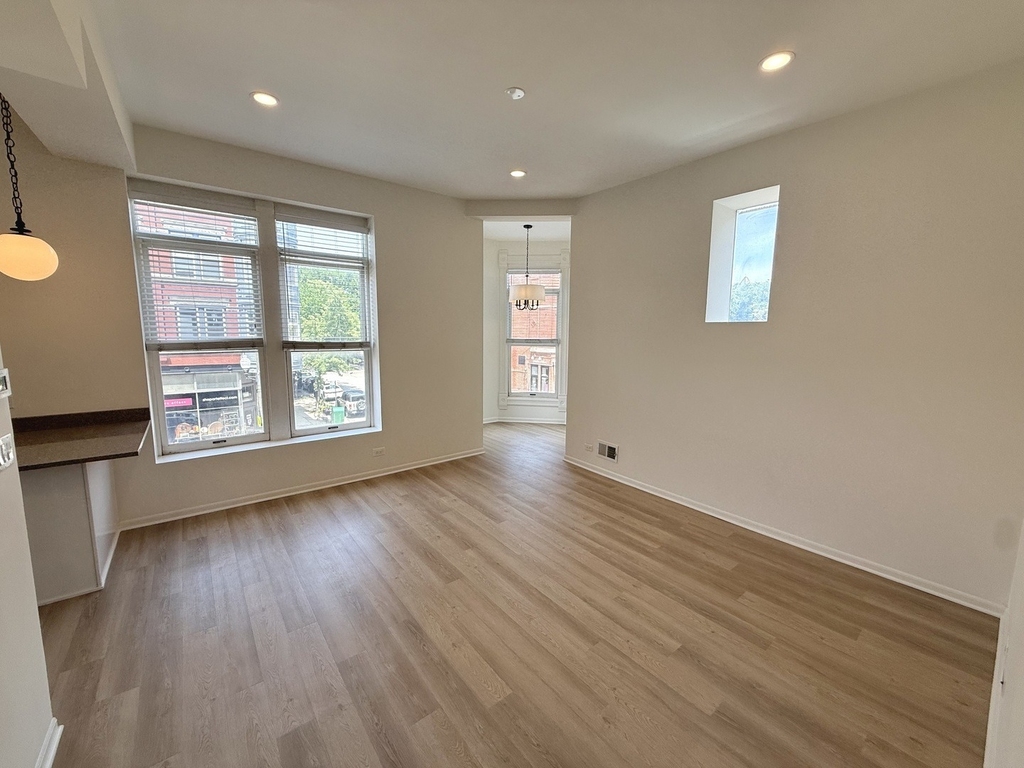 937 W Armitage Avenue - Photo 3