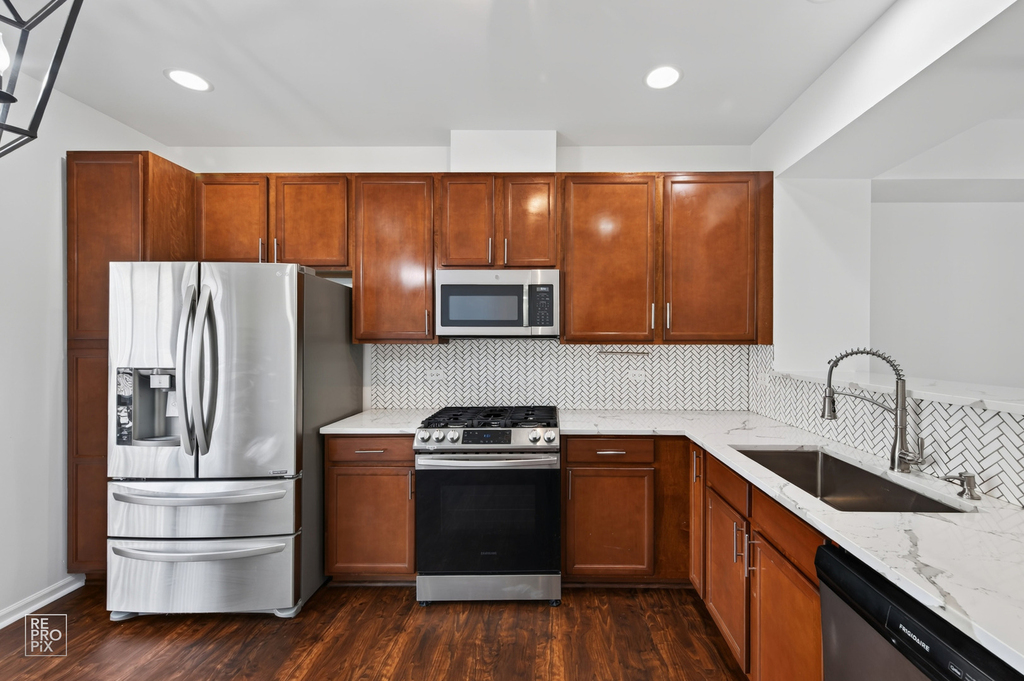 220 Laurel Avenue - Photo 8