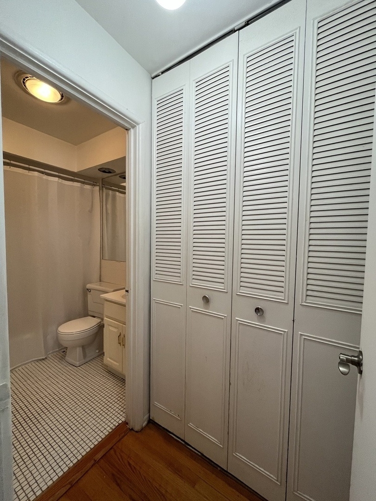 736 W Buena Avenue - Photo 4