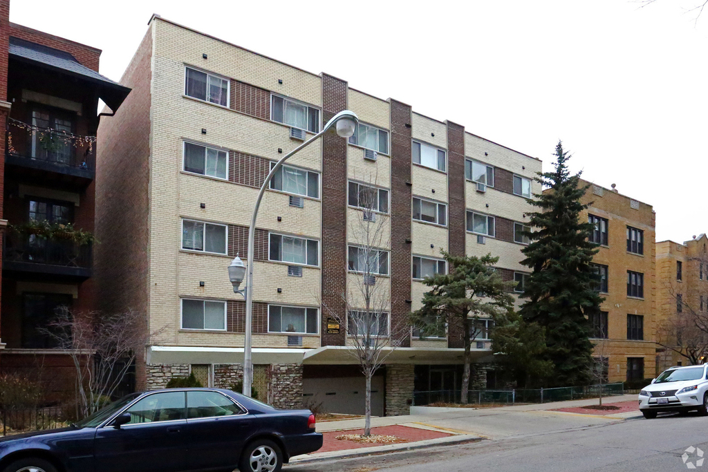 736 W Buena Avenue - Photo 0
