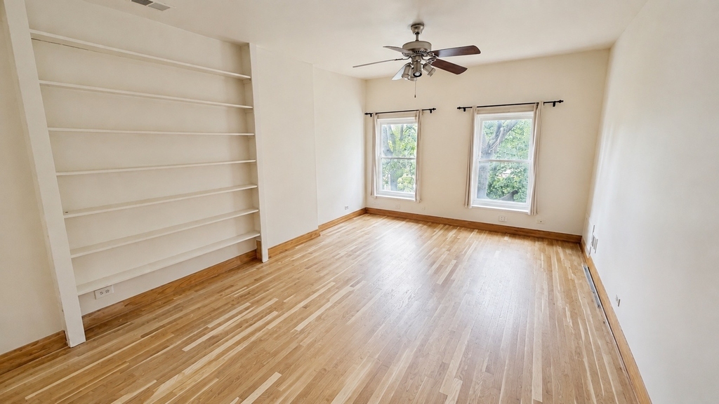 534 W Dickens Street - Photo 9