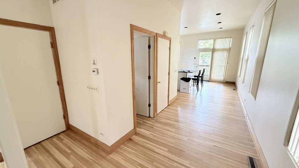534 W Dickens Street - Photo 6