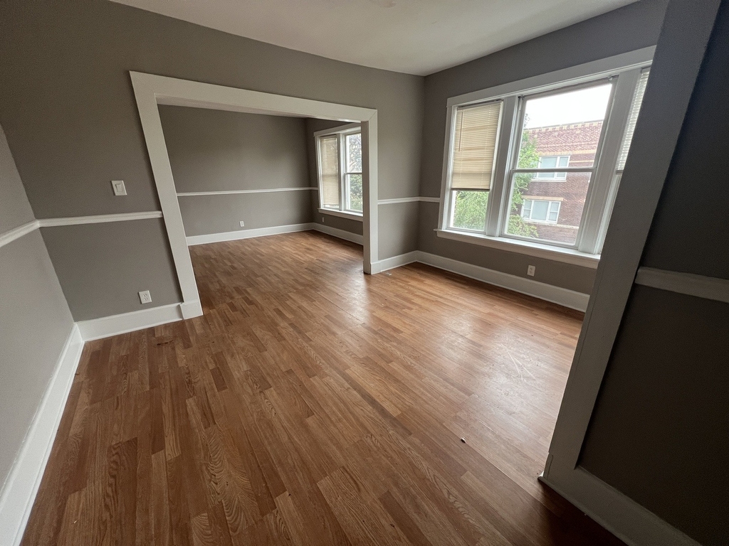 1022 W 77th Street - Photo 1
