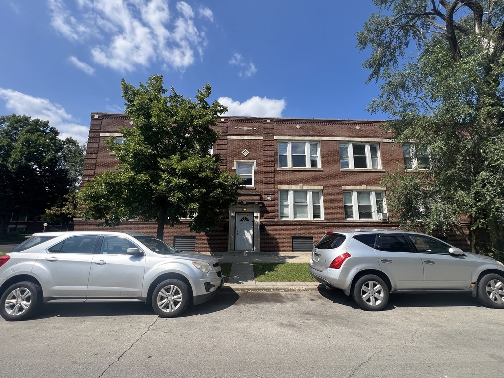 1022 W 77th Street - Photo 0