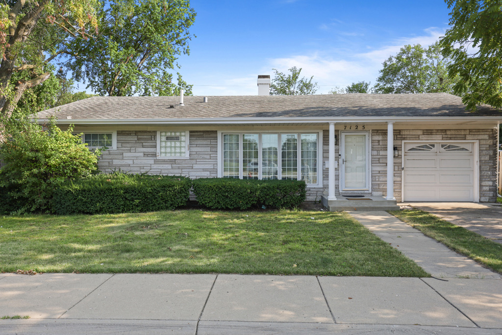 7125 Simpson Street - Photo 0