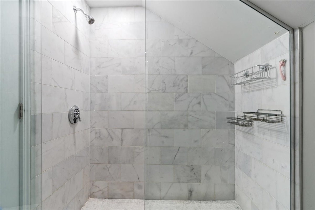 1521 W Wolfram Street - Photo 17