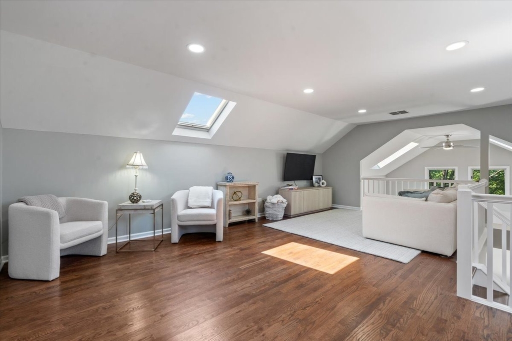 1521 W Wolfram Street - Photo 13