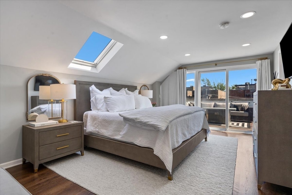 1521 W Wolfram Street - Photo 15