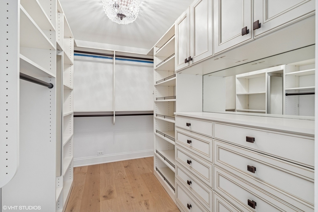 180 E Pearson Street - Photo 18