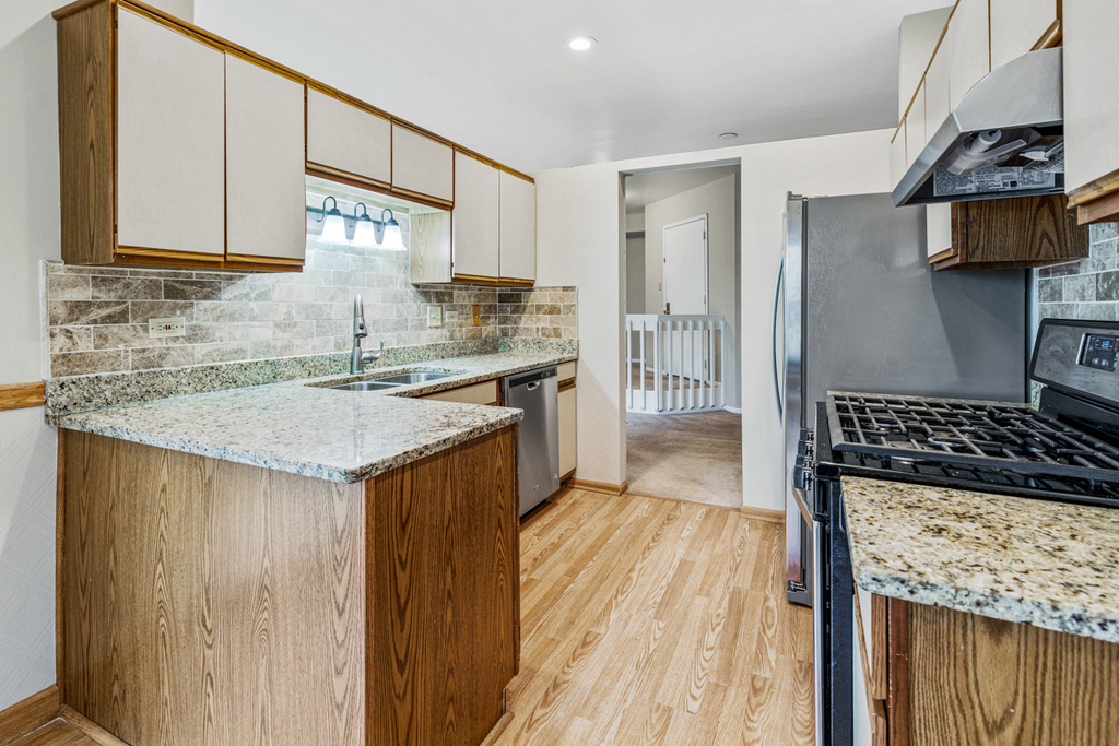 1665 Commodore Court - Photo 14