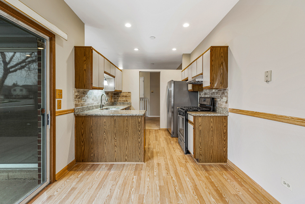 1665 Commodore Court - Photo 12
