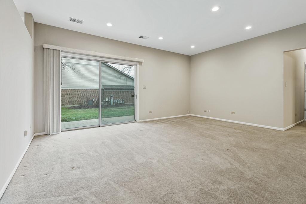 1665 Commodore Court - Photo 5